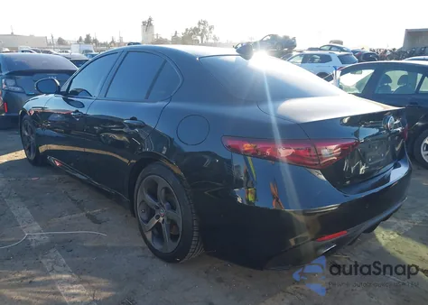 2018 Alfa Romeo Giulia Rwd из США, поврежденный, VIN ZARFAEBN7J7565230